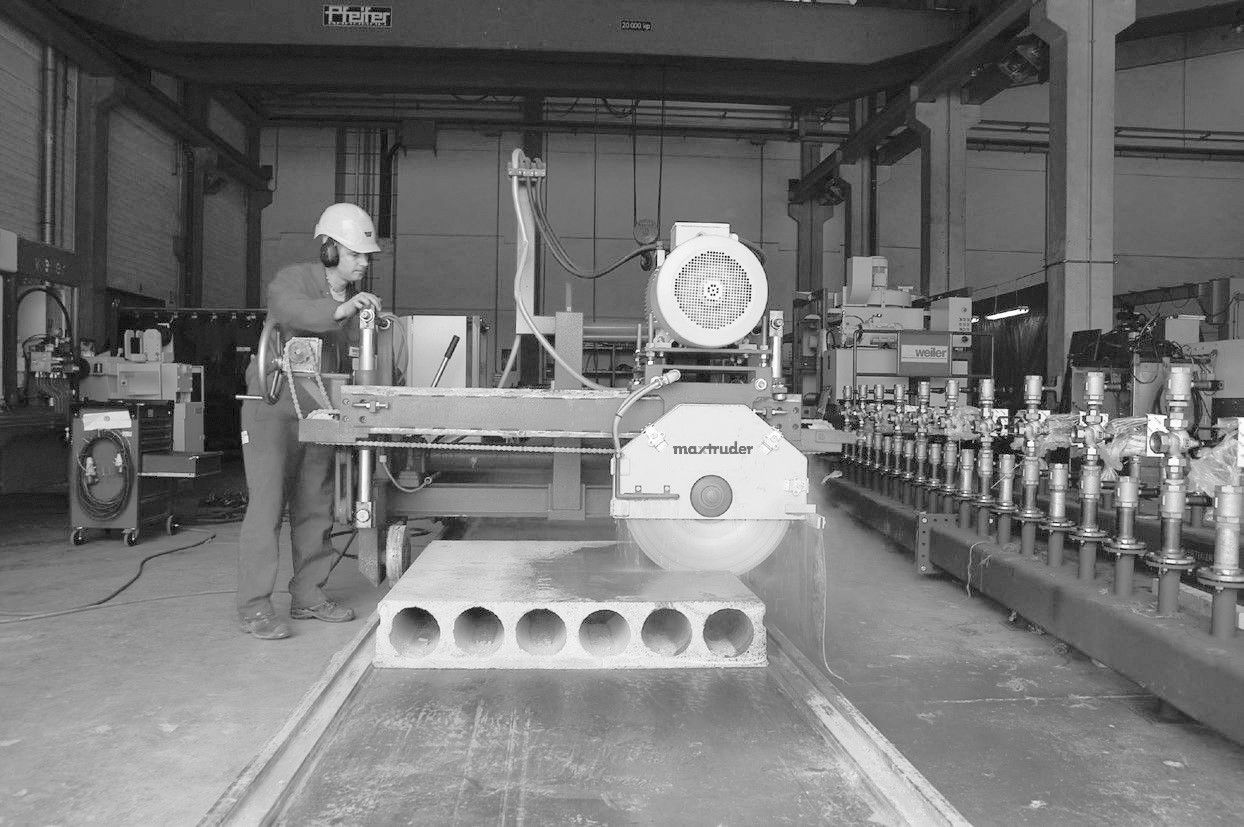 Concrete precast saw manual without automation